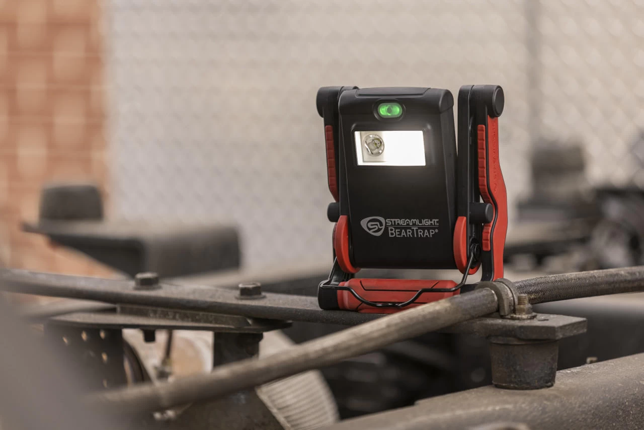 Streamlight BearTrap Rechargeable Multi-Function Worklight 6 Streamlight BearTrap Rechargeable Multi-Function Worklight - Image 6