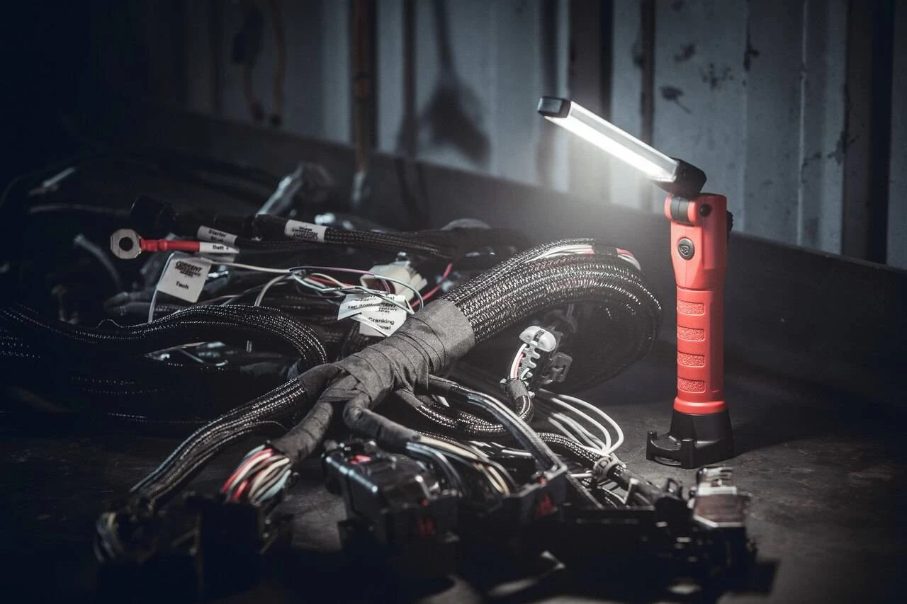 Streamlight Strion Switchblade Compact Multi-Function USB Rechargeable Work Light 13 Streamlight Strion Switchblade Compact Multi-Function USB Rechargeable Work Light - Image 13